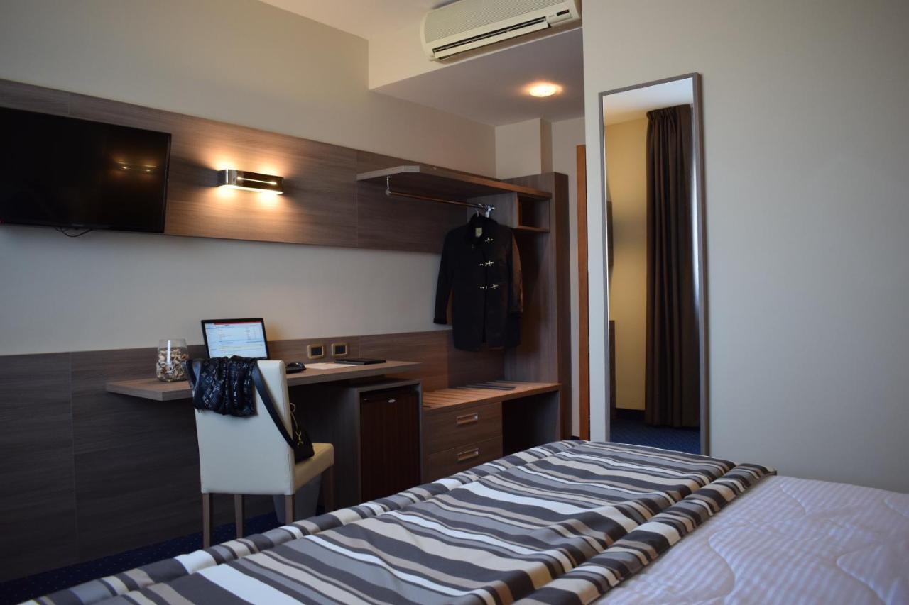 Roma Domus Hotel Ponzano Romano Eksteriør bilde